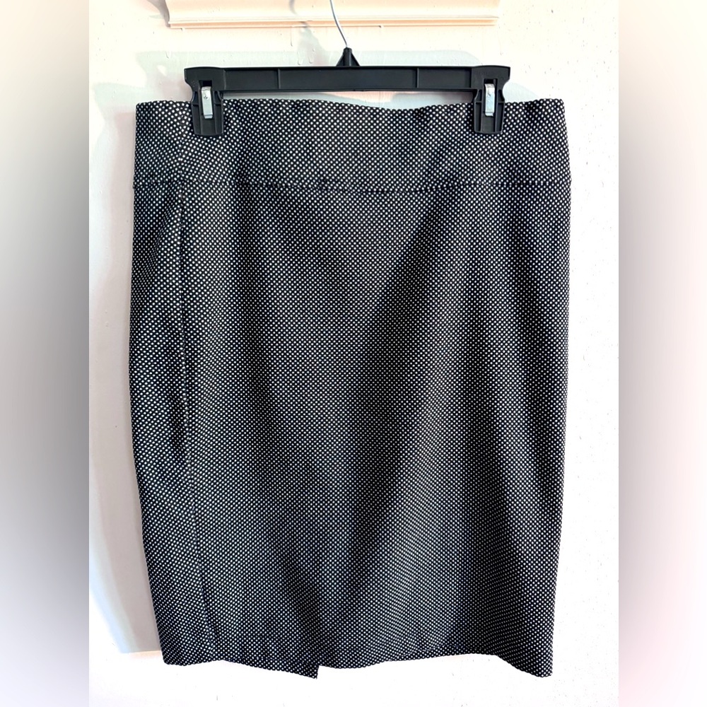Soho stretchy, pencil skirt size large. Small polkadots.